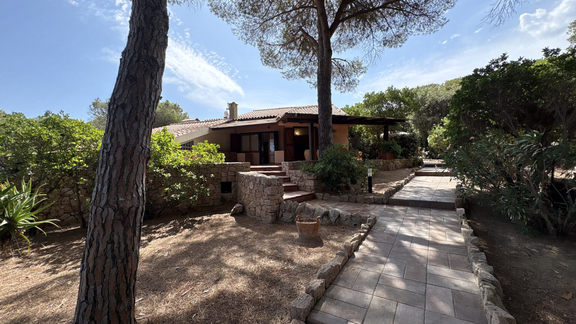 Villetta a 100 m dal mare con giardino, terrazza e idromassaggio – Conca Verde